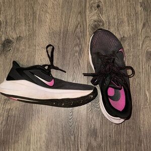 Nike Zoom Running Shoes size 6